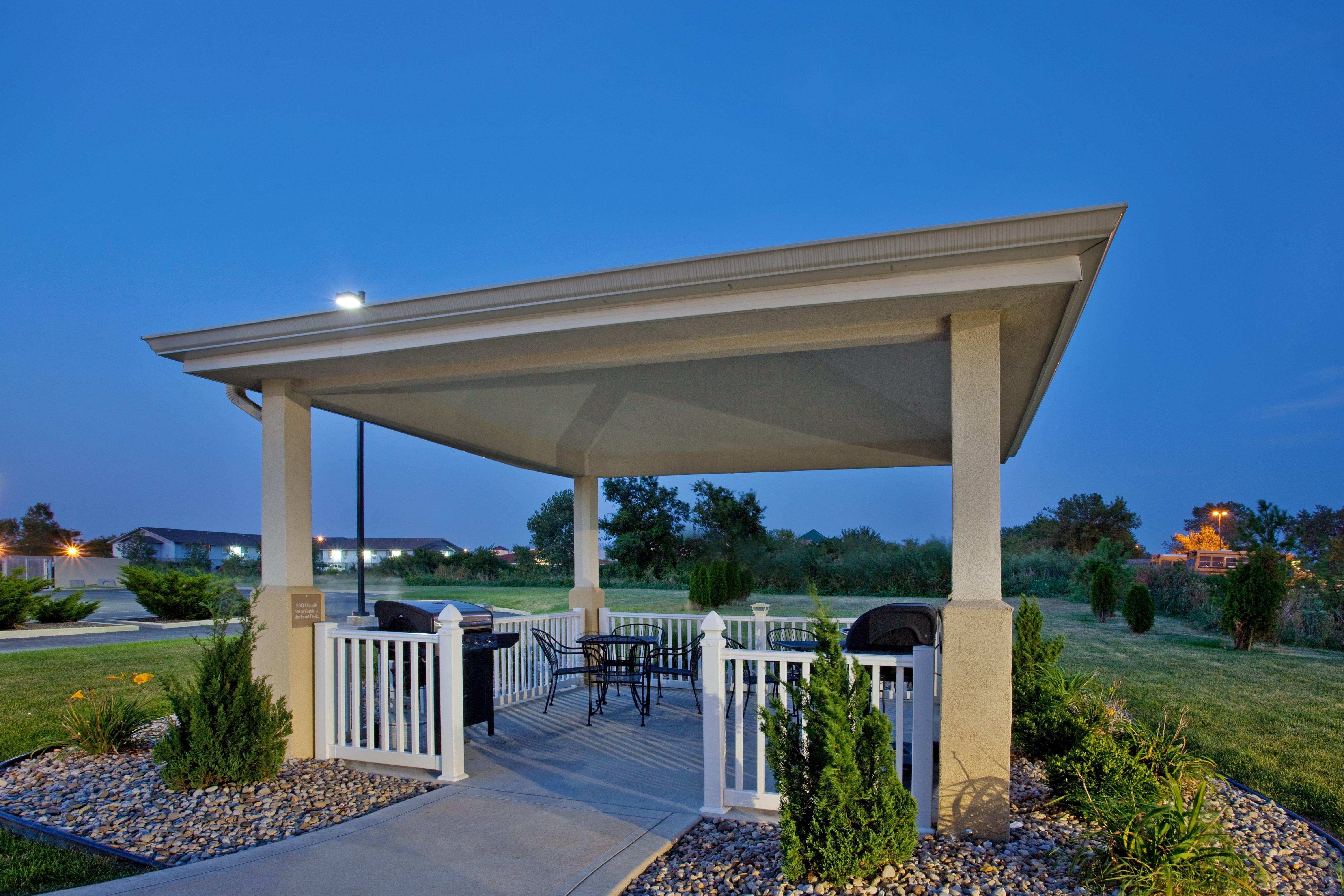 Candlewood Suites Merrillville, An Ihg Hotel Exterior photo